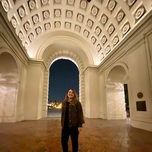 Meet your Posher, Danielle